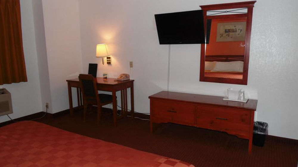 American Inn & Suites Boone 외부 사진
